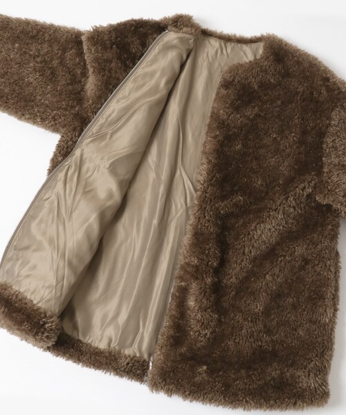 URBAN RESEARCH ROSSO（アーバンリサーチロッソ）の「『WEB/一部店舗限定』ノーカラーファーボアZIPブルゾン（ノーカラージャケット・レディース・BROWN/GREIGE・FREE）」の18枚目の写真