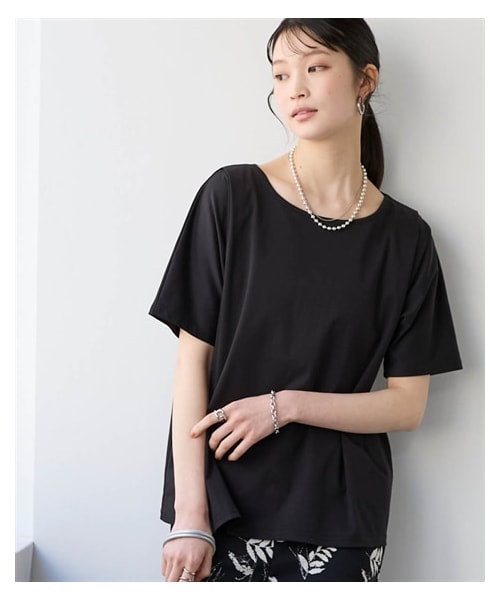 nissen（ニッセン）の「【スッキリ見え設計】綿１００％ひんやりシルクライクカットソーゆるシルエットTシャツ（接触冷感・UVカット）＜大きいサイズ有＞（Tシャツ/カットソー・レディース・黒/グレーベージュ/ミントグリーン/グレイッシュパープル・S/M/L/LL/3L）」の7枚目の写真
