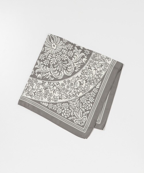 URBAN RESEARCH DOORS(アーバンリサーチドアーズ)の「ボタニカル柄スカーフ(バンダナ/スカーフ・レディース・GRAY/GREEN/ORANGE・One/one)」の5枚目の写真