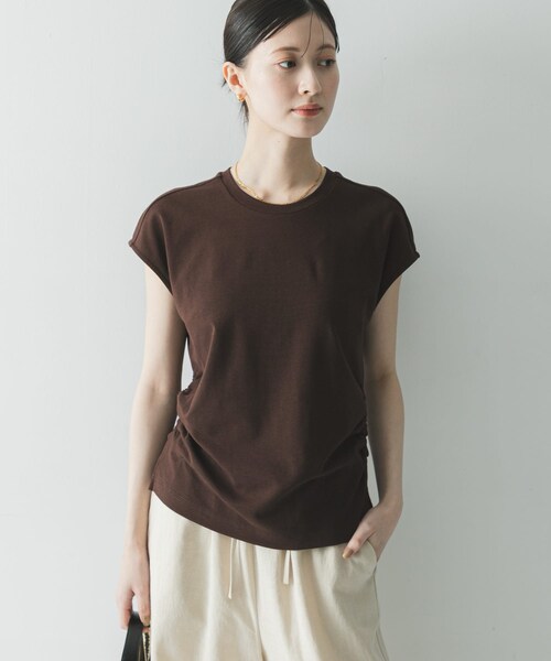 URBAN RESEARCH(アーバンリサーチ)の「サイドギャザーカットソー(Tシャツ/カットソー・レディース・OFF WHITE/BLACK/BROWN・Free)」の19枚目の写真