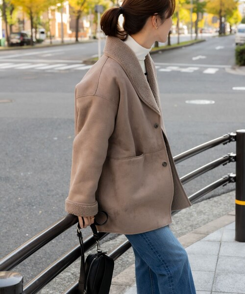 URBAN RESEARCH DOORS（アーバンリサーチドアーズ）の「フェイクムートンミドルコート（ムートンコート・レディース・GREGE/BEIGE・M）」の12枚目の写真