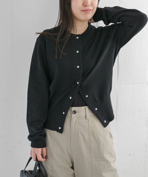 URBAN RESEARCH DOORS(アーバンリサーチドアーズ)の「FORK&SPOON ミラージュクルーネックニットカーディガン(カーディガン/ボレロ・レディース・NAVY/GREEN/BROWN/BLUE/MINT/BLACK・1)」の8枚目の写真