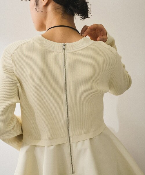 ADAM ET ROPE'(アダムエロペ)の「【サステナブル】ペプラムコンビニットプルオーバー(Tシャツ/カットソー・レディース・ブラック/オフホワイト/ライトグリーン・F)」の21枚目の写真