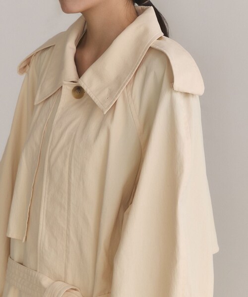 ADAM ET ROPE'（アダムエロペ）の「【EMOELLE】タスランナイロントレンチコート（トレンチコート・レディース・グレー/キナリ・36/38）」の16枚目の写真