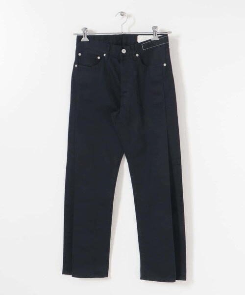 URBAN RESEARCH（アーバンリサーチ）の「KURO　BIG TUCK FLARE DENIM（デニムパンツ・レディース・NAVY/IVORY/BLUE・25/26/27）」の4枚目の写真