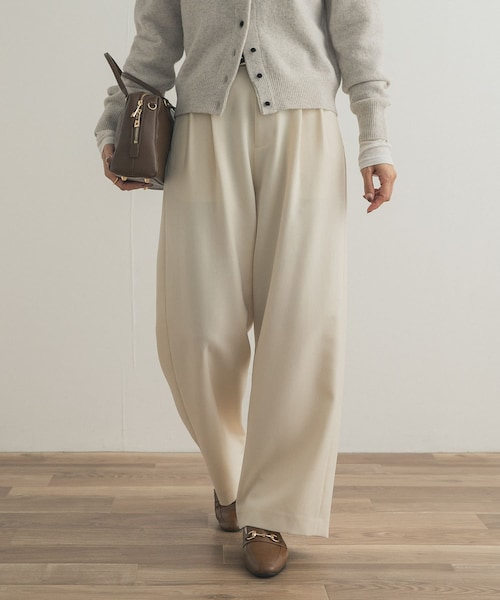 URBAN RESEARCH DOORS(アーバンリサーチドアーズ)の「『UR TECH SMOOTHLUXE』ワイドトラウザー(その他パンツ・レディース・ECRU/CHARCOAL・S/M)」の7枚目の写真