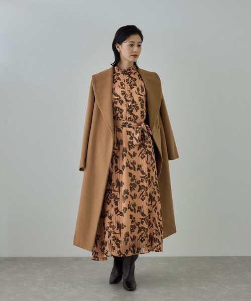 ROPE'（ロペ）の「フラワープリントタックワンピース/イージーケア（ワンピース・レディース・ダークブラウン系/オレンジ系・F）」の18枚目の写真