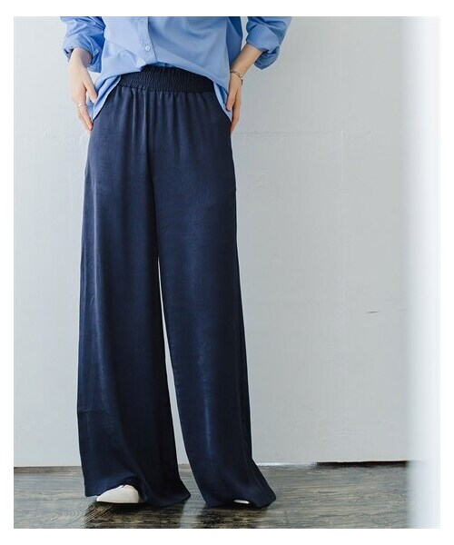 nissen（ニッセン）の「シャイニーサテンクラック柄ワイドパンツ（UVカット・吸汗速乾・接触冷感）＜大きいサイズ有＞（パンツ・レディース・シャンパンベージュ/ローストブラウン/ミッドナイトネイビー・S/M/L/LL/3L/4L/5L/6L/8L/10L）」の22枚目の写真