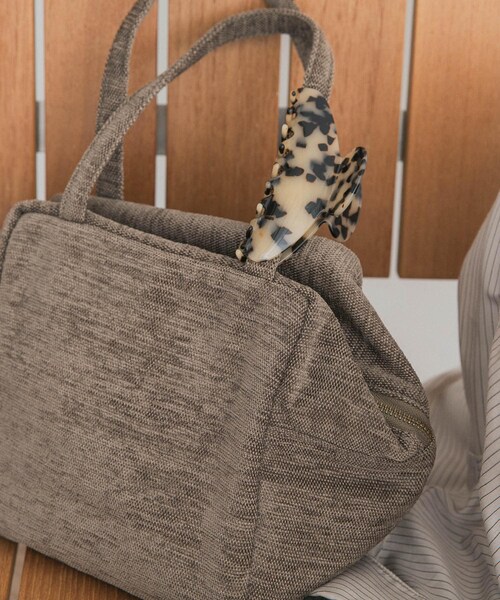 URBAN RESEARCH DOORS（アーバンリサーチドアーズ）の「『別注』beej×DOORS　シェニールハンドバッグ（ハンドバッグ・レディース・MUSTARD/KHAKI・One）」の4枚目の写真