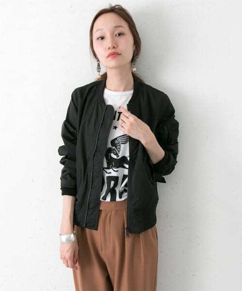 URBAN RESEARCH（アーバンリサーチ）の「ALPHA INDUSTRIES×URBAN RESEARCH iD　別注MA-1 ジャケット（ミリタリージャケット・レディース・BLACK/KHAKI/L.GREY・XS）」の9枚目の写真