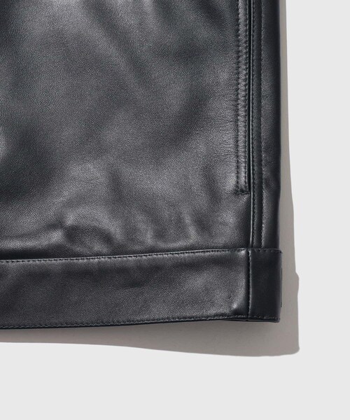 ADAM ET ROPE'(アダムエロペ)の「レザートラックジャケット / ADAM ET ROPE' JEANS(ブルゾン・メンズ・ブラック/ネイビー・L/M)」の14枚目の写真