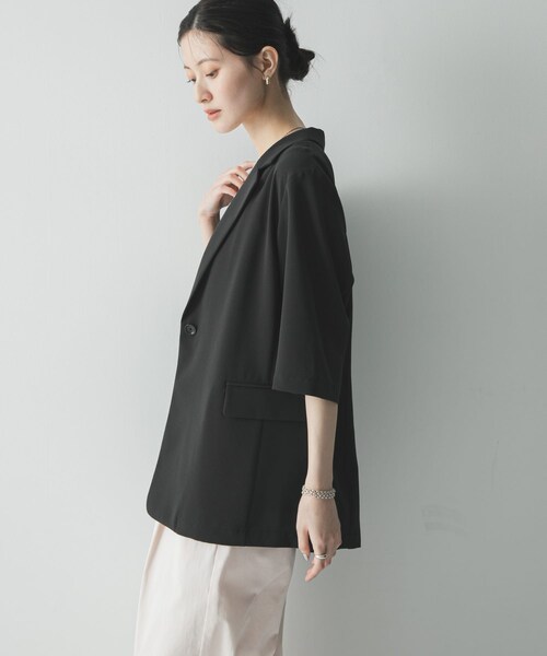 URBAN RESEARCH（アーバンリサーチ）の「『UR TECH DRYLUXE』ハーフスリーブジャケット（テーラードジャケット・レディース・BEIGE/BLACK・Free）」の5枚目の写真