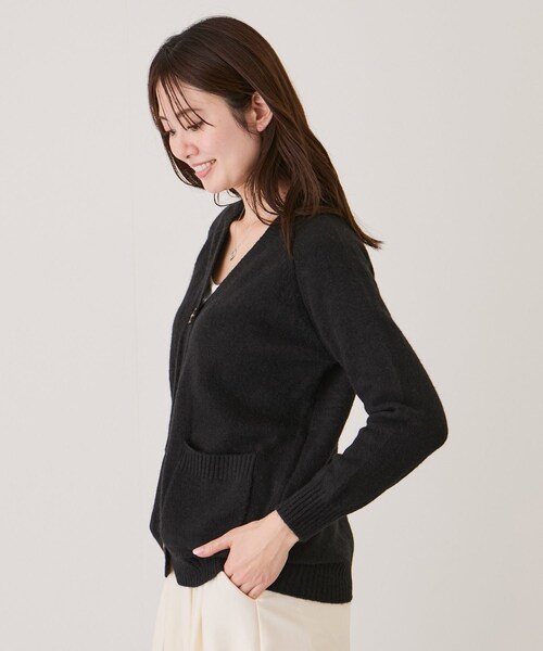 Jayro（ジャイロ）の「カラーVネックカーディガン（カーディガン/ボレロ・レディース・ブラック/グレー/ホワイト系/ベージュ/グリーン/キミドリ/カーキ/ブルー系/レッド/オレンジ・F）」の13枚目の写真