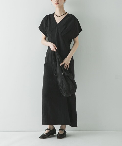 URBAN RESEARCH(アーバンリサーチ)の「フレンチスリーブリネンワンピース(ワンピース・レディース・BEIGE DOT/BEIGE/BLACK・36/38)」の6枚目の写真