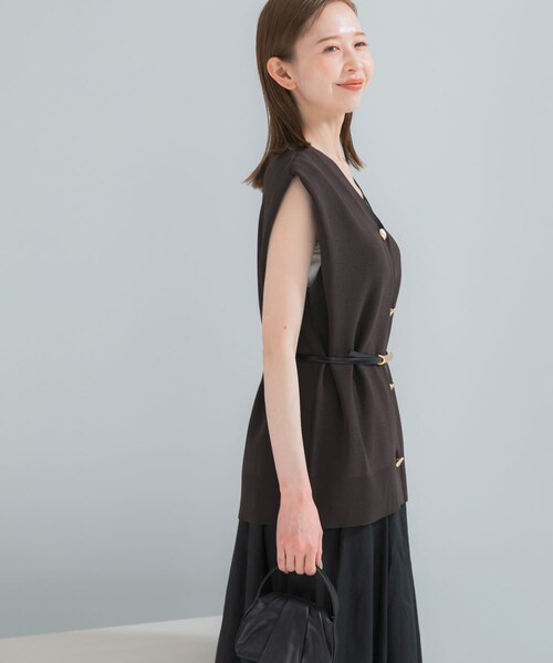 URBAN RESEARCH ROSSO（アーバンリサーチロッソ）の「ショルダータックニットベスト（ベスト・レディース・DARK BROWN/IVORY・Free）」の19枚目の写真