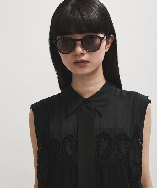 ADAM ET ROPE'（アダムエロペ）の「【WEB限定】・【定番人気】クラウンパントクリアフレームサングラス（サングラス・レディース・ブラック/ライトグレー・F）」の5枚目の写真