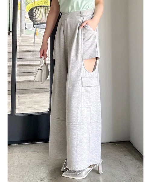 dazzlin（ダズリン）の「サイドーオープンワイドカーゴパンツ（スウェットパンツ・レディース・グレー・S/M）」の2枚目の写真