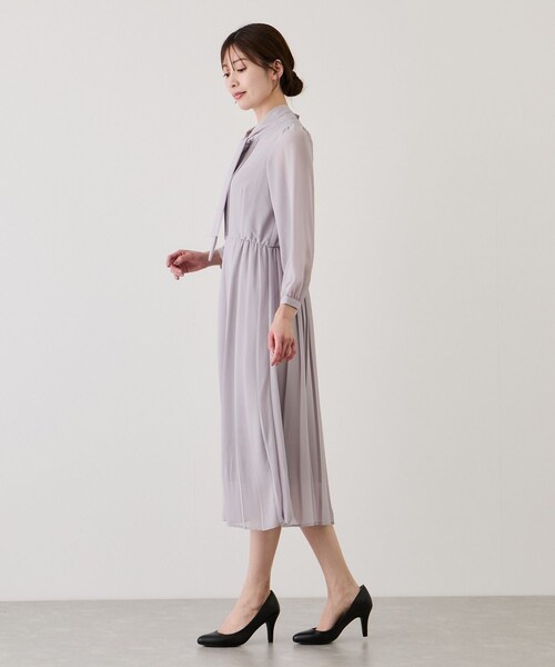 Jayro（ジャイロ）の「ボウタイプリーツワンピース（ワンピース・レディース・ブラック系/ライトグレー/ネイビー・M）」の18枚目の写真