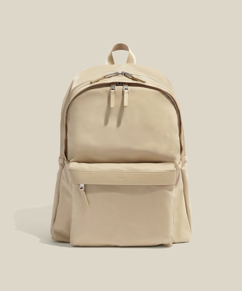 ROPE'(ロペ)の「【E'POR】【A4/PC対応・撥水・軽量】Pac Sac(パックサック)/累計15,000点販売・一部WEB限定(バックパック/リュック・レディース・ブラック/グレー/ダークブラウン/ベージュ/ベージュ系・F)」の6枚目の写真