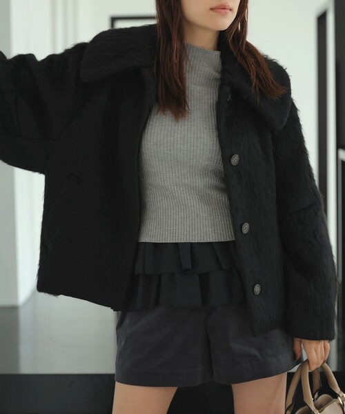 VIS（ビス）の「【アウター総選挙1位】ビッグカラーモモンガシャギーショートコート（ブルゾン・レディース・ブラック/グレー/オフホワイト/ブラック系・M/S）」の4枚目の写真