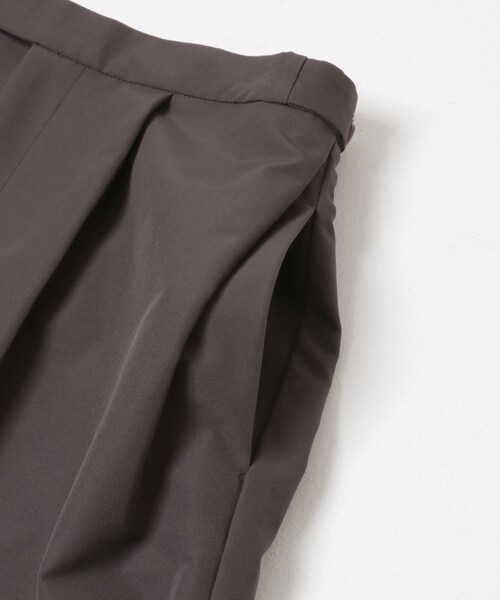 URBAN RESEARCH ROSSO（アーバンリサーチロッソ）の「タックデザインショートパンツ（その他パンツ・レディース・BROWN/BLACK・36/38）」の12枚目の写真
