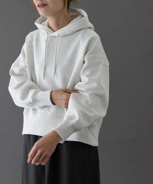 URBAN RESEARCH DOORS(アーバンリサーチドアーズ)の「FORK&SPOON リサイクル裏毛クロップドフーディー(パーカー・レディース・OATMEAL/NAVY/TOPGRAY・1)」の3枚目の写真