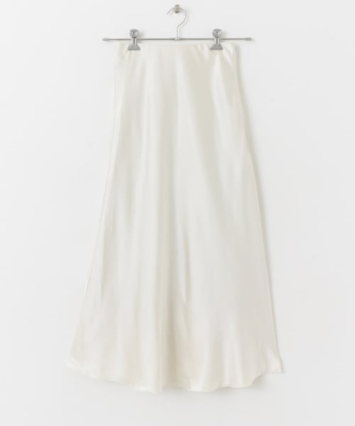 SENSE OF PLACE by URBAN RESEARCH（センスオブプレイスバイアーバンリサーチ）の「『一部WEB限定カラー』ナローサテンスカート（スカート・レディース・BLACK/IVORY/CHARCOAL/YELLOW/SILVER・S/M/TALL）」の14枚目の写真