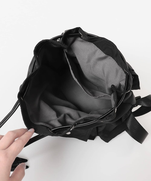 SENSE OF PLACE by URBAN RESEARCH（センスオブプレイスバイアーバンリサーチ）の「撥水マルチポケットナイロンリュック（バックパック/リュック・レディース・BLACK/BROWN・one）」の13枚目の写真