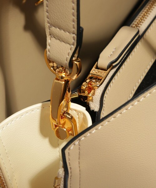 ROPE'(ロペ)の「【E'POR】【WEB限定】Y BAG Medium+/A4対応・通勤(トートバッグ・レディース・キナリ/ベージュ/ブルー系・F)」の17枚目の写真