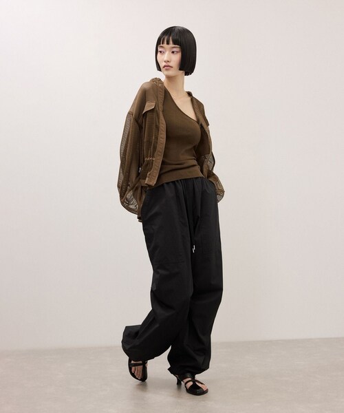 ADAM ET ROPE'（アダムエロペ）の「ドロストメッシュシャツ（シャツ/ブラウス・レディース・ブラック/ホワイト/ダークブラウン・F）」の10枚目の写真