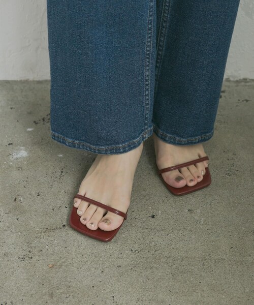 URBAN RESEARCH（アーバンリサーチ）の「ナローストラップサンダル（サンダル・レディース・E.BLACK/MAROON/E.BEIGE・36/37/38）」の3枚目の写真