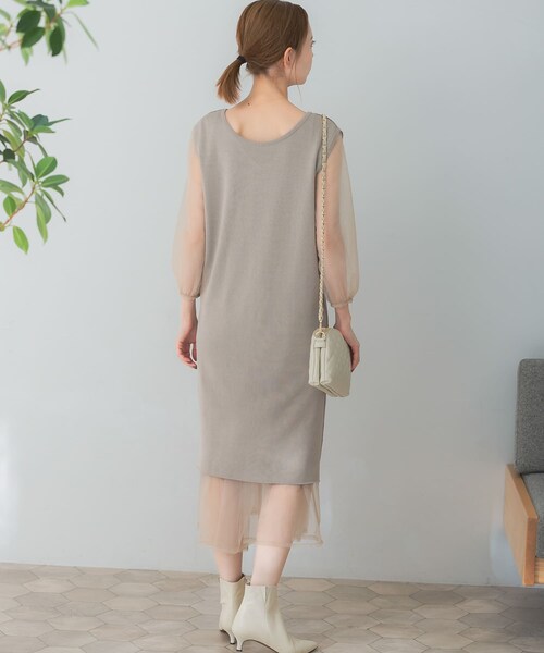 URBAN RESEARCH ROSSO（アーバンリサーチロッソ）の「TORRAZZO DONNA　ニット×オーガンジーリバーシブルワンピース（ワンピース・レディース・BEIGE/BLACK・FREE）」の21枚目の写真