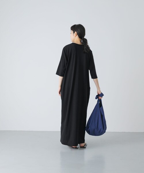 かぐれ（カグレ）の「『2サイズ展開』ヘンリーカットワンピース（ワンピース・レディース・BLACK/CHARCOAL・1/0）」の19枚目の写真