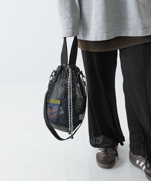 EKAL(エカル)の「TINY GARDEN PRODUCTS ストロール2WAYメッシュバッグ(ハンドバッグ・レディース・BLACK/GRAY・One)」の4枚目の写真