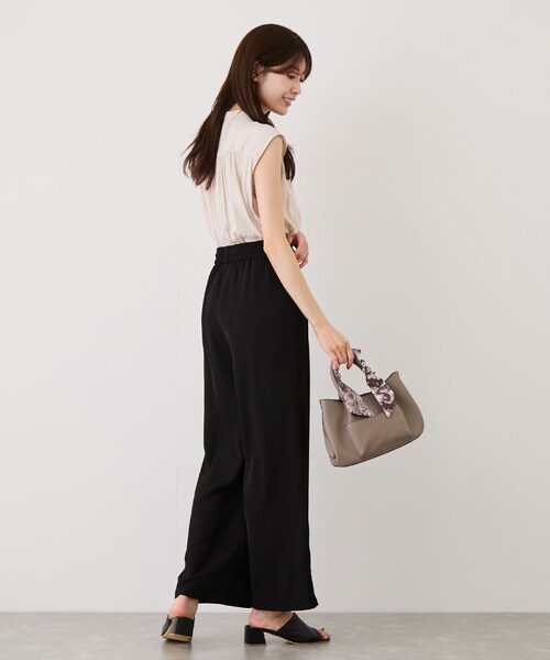 Jayro(ジャイロ)の「ジョーゼットワイドイージーパンツ(その他パンツ・レディース・ブラック/チャコール/ホワイト系/ブラウン・M)」の13枚目の写真