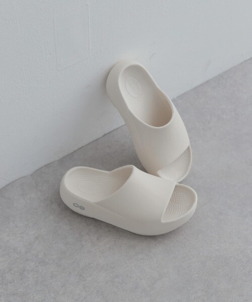 URBAN RESEARCH DOORS（アーバンリサーチドアーズ）の「OOFOS　OOAHH+（サンダル・レディース・CHALK/BLACK/MINT・5/6/7/8）」の9枚目の写真