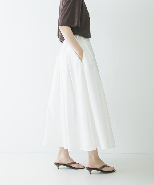 URBAN RESEARCH（アーバンリサーチ）の「撥水ギャザーボリュームスカート（スカート・レディース・OFF WHITE/BLACK・Free）」の9枚目の写真