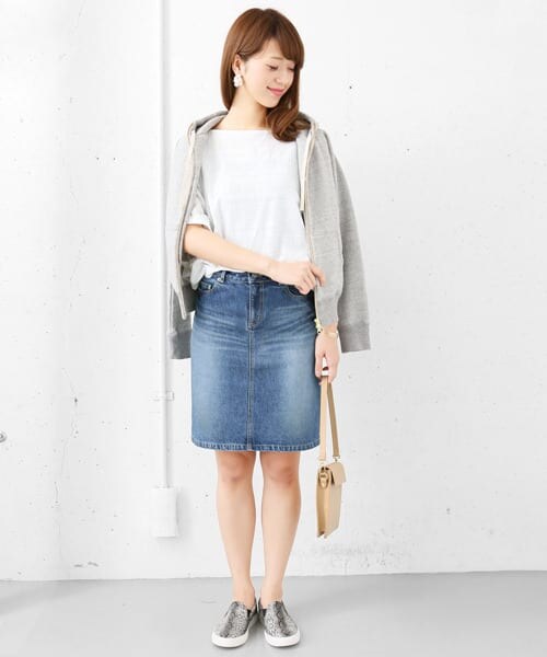 URBAN RESEARCH DOORS（アーバンリサーチドアーズ）の「デニムスカート（デニムスカート・レディース・ライトインディゴ/ダークインディゴ・36/38）」の9枚目の写真