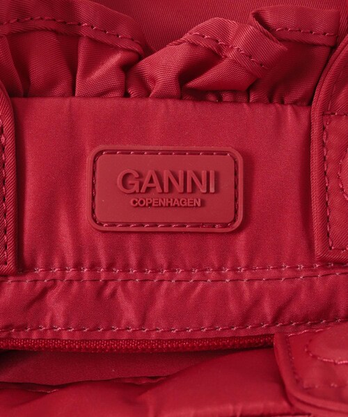 URBAN RESEARCH(アーバンリサーチ)の「GANNI MINI SHOPPER RUFFLE(クラッチバッグ・レディース・FIERY RED・-)」の8枚目の写真