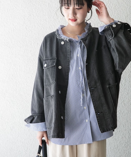 ITEMS URBANRESEARCH（アイテムズ アーバンリサーチ）の「デニムオーバーノーカラージャケット（デニムジャケット・レディース・BLU/GRY/BLK・Free）」の2枚目の写真