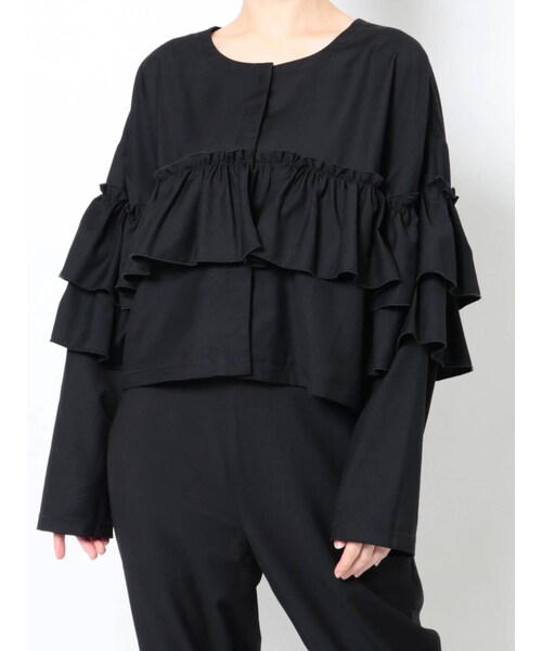 merry jenny（メリージェニー）の「ラッフルフリルジャケット（ノーカラージャケット・レディース・グレー/ブラック/ベージュ・F）」の2枚目の写真