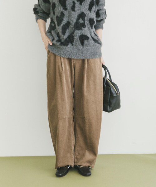 ITEMS URBANRESEARCH(アイテムズ アーバンリサーチ)の「コーデュロイバレルパンツ(その他パンツ・レディース・BLK/BEG/CHERRY・FREE)」の15枚目の写真