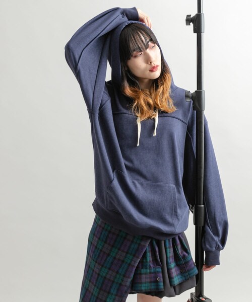 KBF（ケイビーエフ）の「バックロゴフーディー（パーカー・レディース・GRAY/NAVY・one）」の21枚目の写真