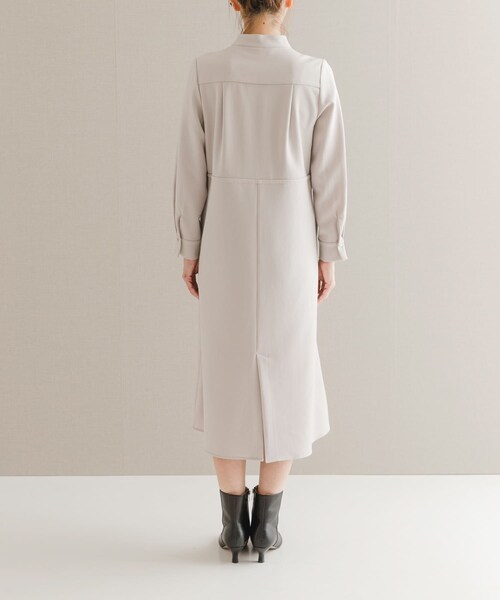URBAN RESEARCH ROSSO（アーバンリサーチロッソ）の「ピンタックストレートワンピース（ワンピース・レディース・GREIGE/MINT/NAVY・FREE）」の15枚目の写真