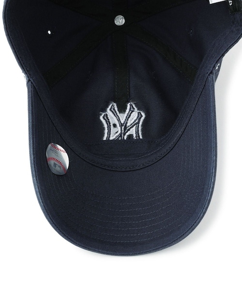 ADAM ET ROPE'（アダムエロペ）の「【Sporty&Rich(スポーティー アンド リッチ)】Yankees Serif Outline Hat（キャップ・レディース・ネイビー・F）」の11枚目の写真