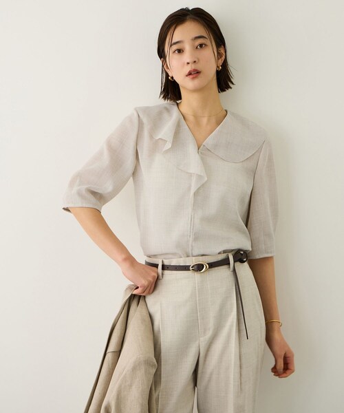 ROPE'(ロペ)の「リネンライクフリルカラーブラウス/セットアップ対応・イージーケア(シャツ/ブラウス・レディース・ベージュ/ダークブラウン・36/38)」の22枚目の写真