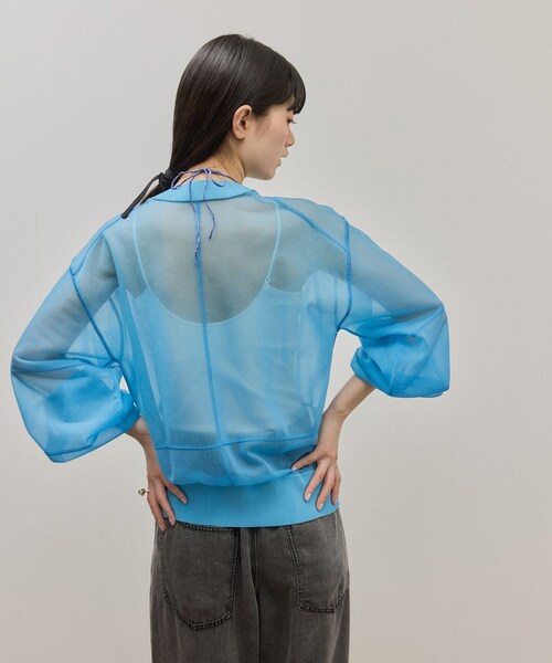 ADAM ET ROPE'(アダムエロペ)の「【サステナブル】シアーロゴカーディガン(カーディガン/ボレロ・レディース・ブラック/ホワイト/ブルー系・F)」の9枚目の写真