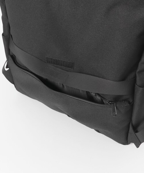 URBAN RESEARCH DOORS(アーバンリサーチドアーズ)の「URD DAY PACK(バックパック/リュック・メンズ・BLACK/SAGE GRAY・-0)」の15枚目の写真