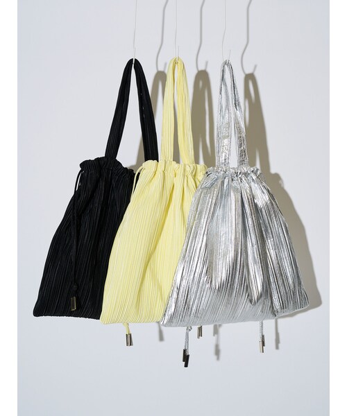 ELENDEEK（エレンディーク）の「PLEATS TOTEBAG（トートバッグ・レディース・ブラック/ライトイエロー/シルバー/ピンク・F）」の7枚目の写真