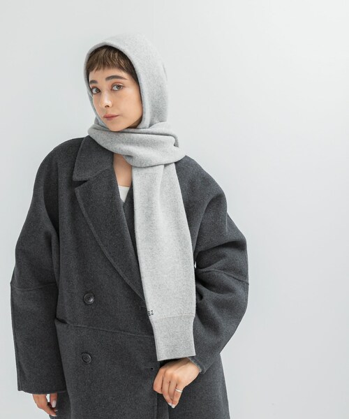 URBAN RESEARCH ROSSO（アーバンリサーチロッソ）の「ADAWASｘEZ　CASHMERE-BLEND HOOD（マフラー・レディース・GREY・One）」の3枚目の写真